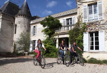 Bordeaux cycling wine tour and tasting wine