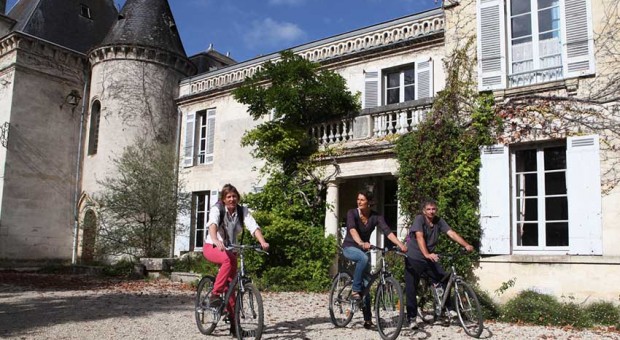 Bordeaux cycling wine tour and tasting wine