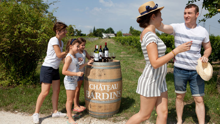 famille au chateau bardins