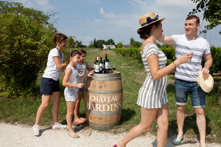 famille au chateau bardins