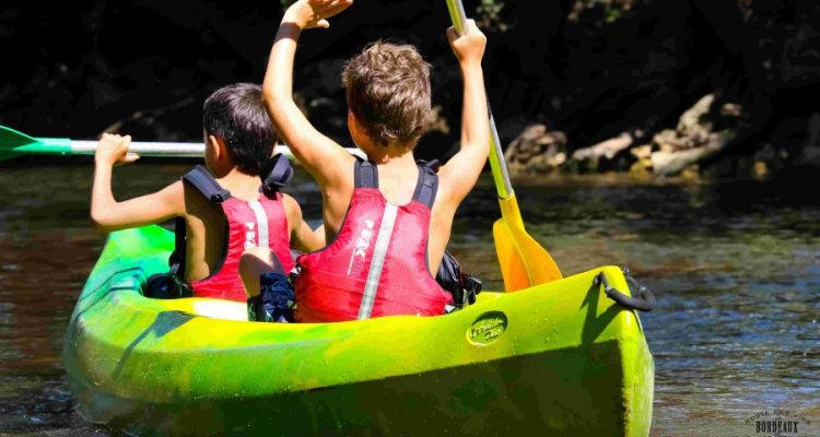 photos de jeunes en canoe sur le ciron