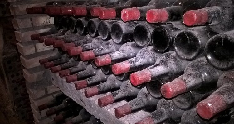 image de bouteilles de vin