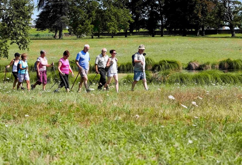 image d'un groupe de randonneurs