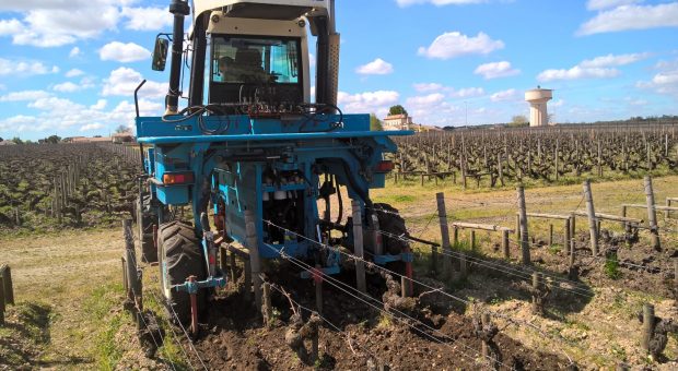 age d'un tracteur emjambeur