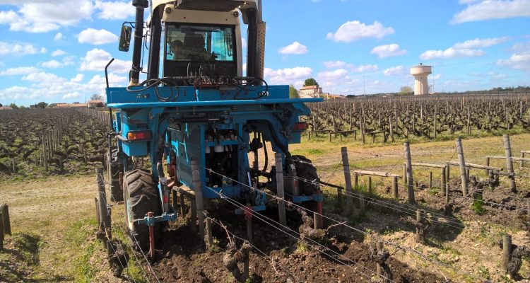 age d'un tracteur emjambeur