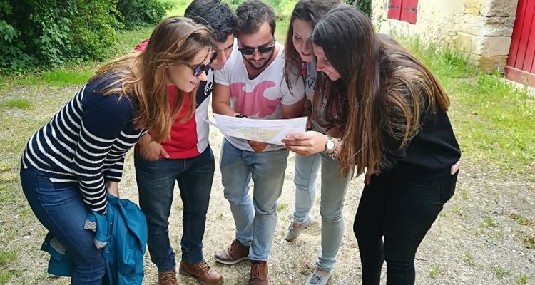 image d'étudiants WINTOUR en atelier de dégustation