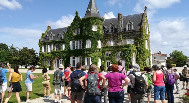 groupe en visite au chateau