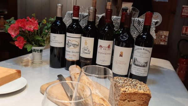 bouteilles de vins de bordeaux