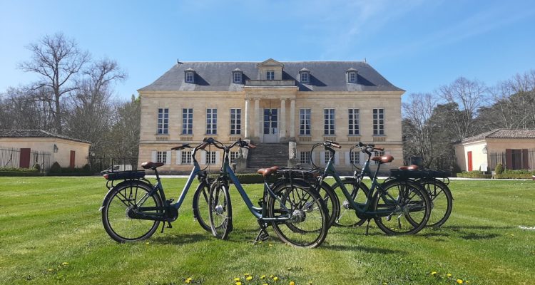 visite des chateaux à vélos électrques à bordeaux